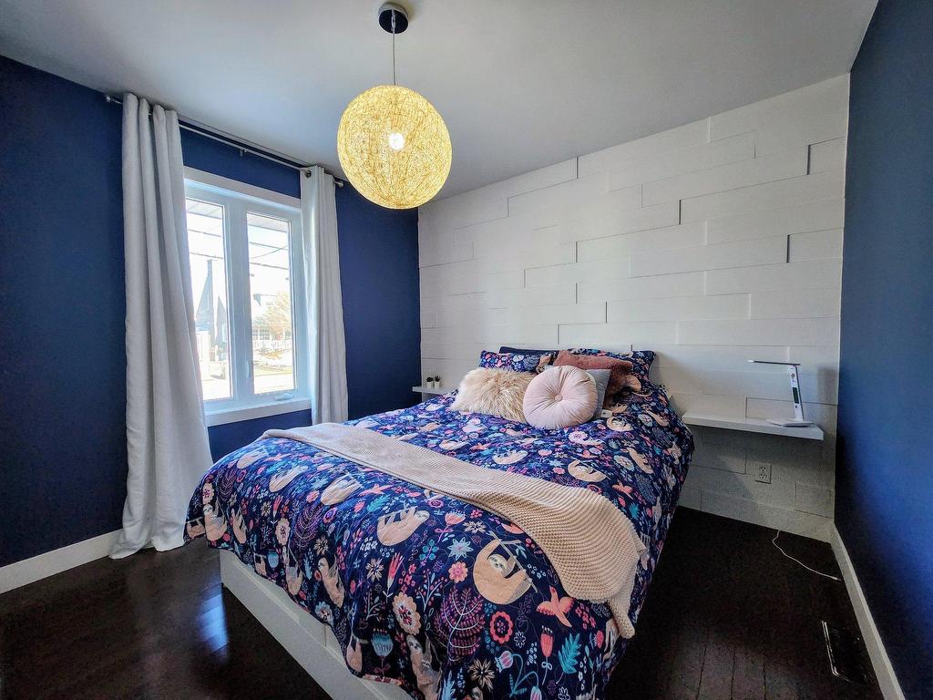 









445


138e Rue

,
Shawinigan,




QC
G9P4R4

