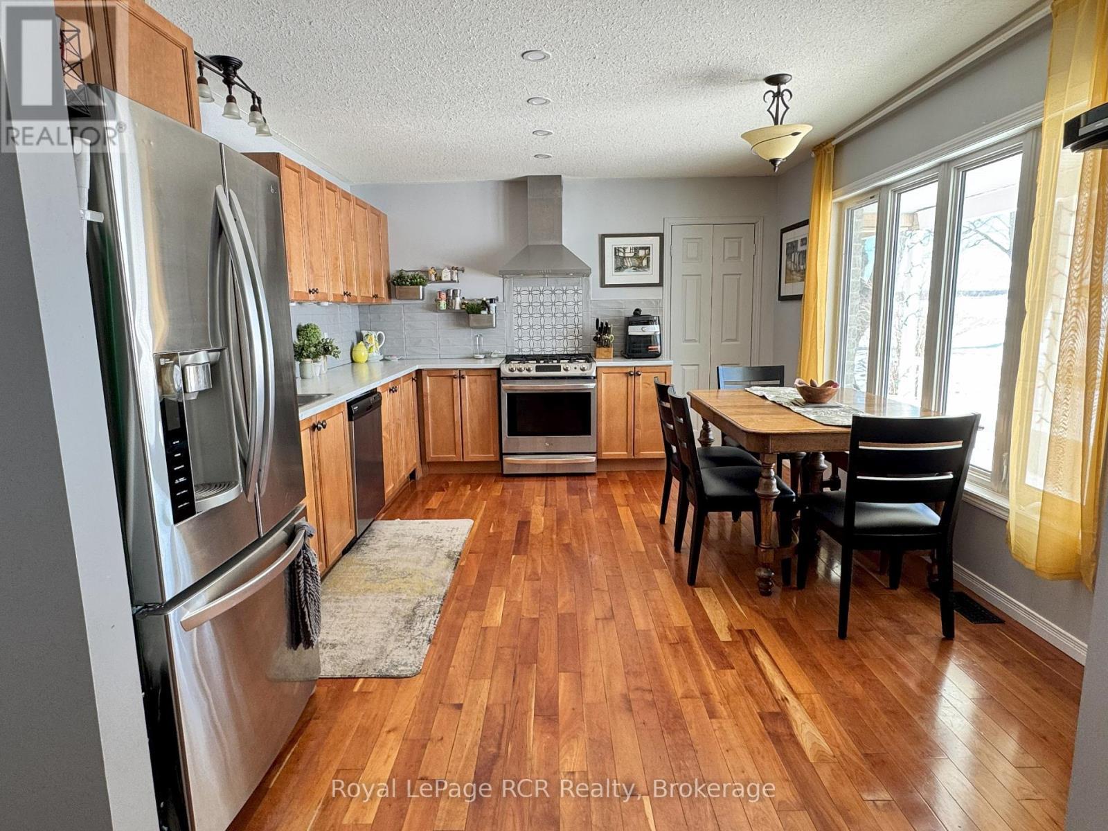 












409155 GREY RD 4

,
Grey Highlands,







Ontario
N0C1M0

