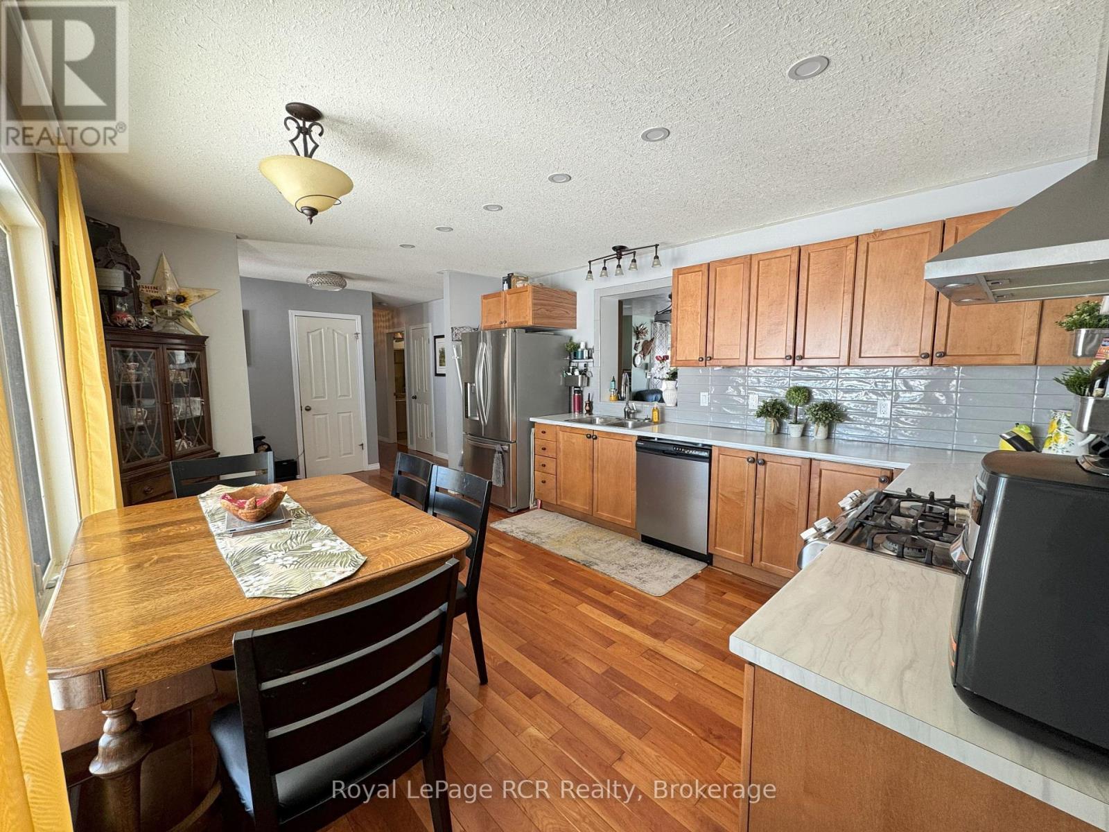 












409155 GREY RD 4

,
Grey Highlands,







Ontario
N0C1M0

