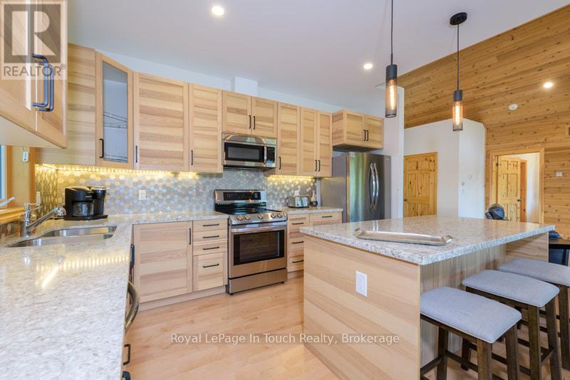 












149 JOHN BUCHLER ROAD

,
Georgian Bay (Baxter),




Ontario
L0K1S0

