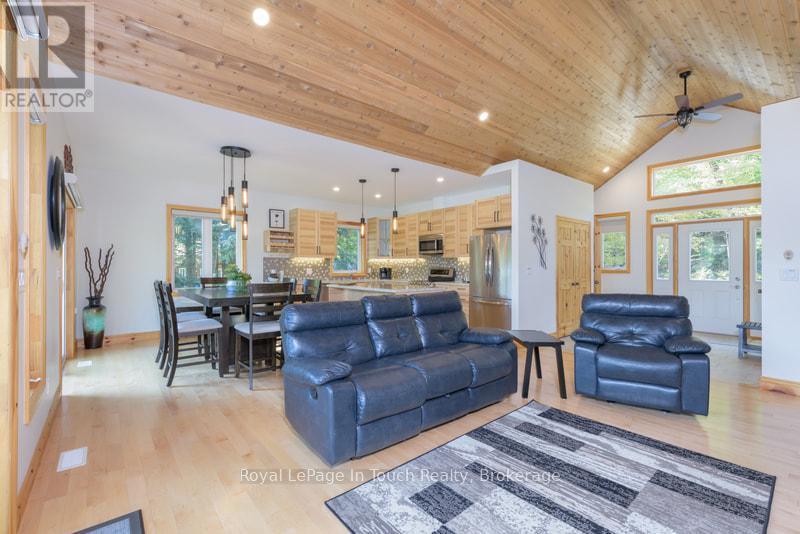 












149 JOHN BUCHLER ROAD

,
Georgian Bay (Baxter),




Ontario
L0K1S0

