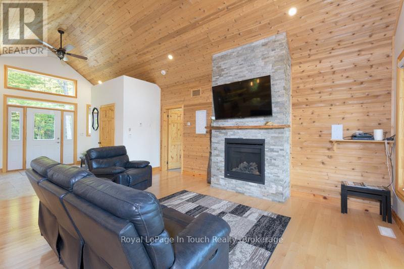 












149 JOHN BUCHLER ROAD

,
Georgian Bay (Baxter),




Ontario
L0K1S0

