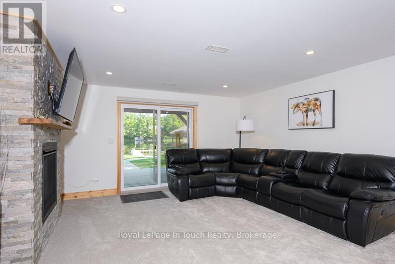 












149 JOHN BUCHLER ROAD

,
Georgian Bay (Baxter),




Ontario
L0K1S0

