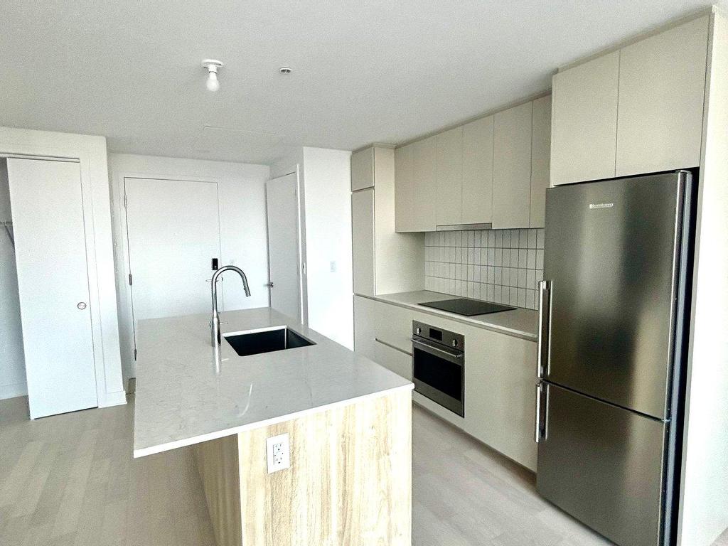 









100


Rue Murray

, 2408,
Le Sud-Ouest (Montréal),




QC
H3C1A2

