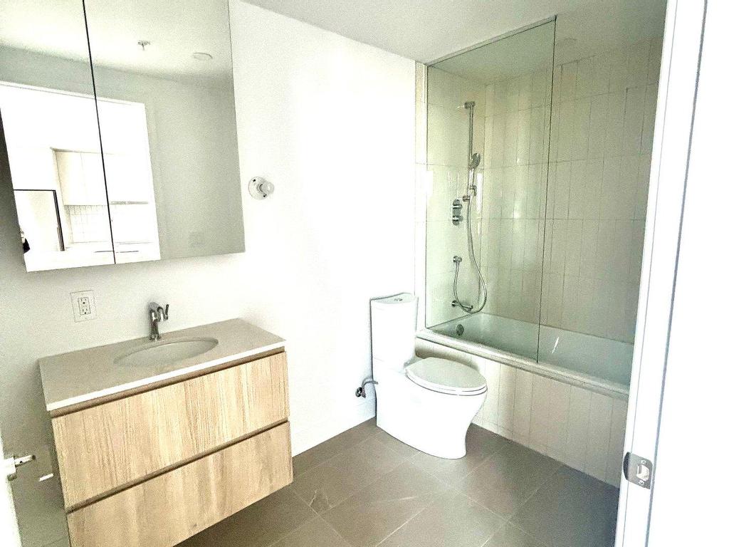 









100


Rue Murray

, 2408,
Le Sud-Ouest (Montréal),




QC
H3C1A2

