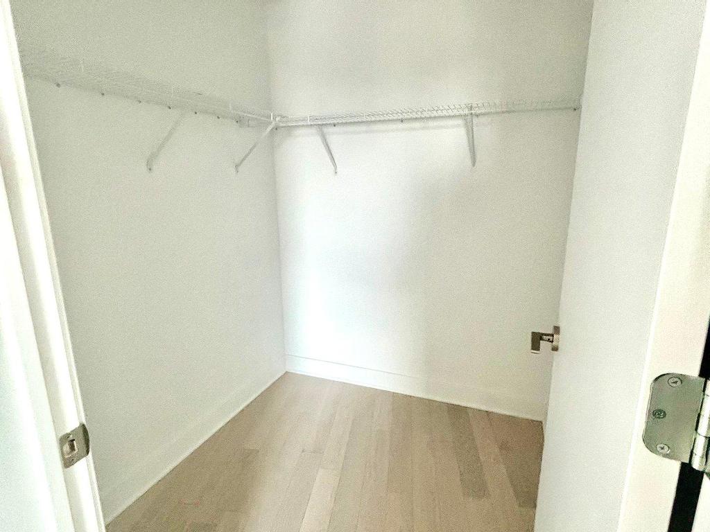 









100


Rue Murray

, 2408,
Le Sud-Ouest (Montréal),




QC
H3C1A2

