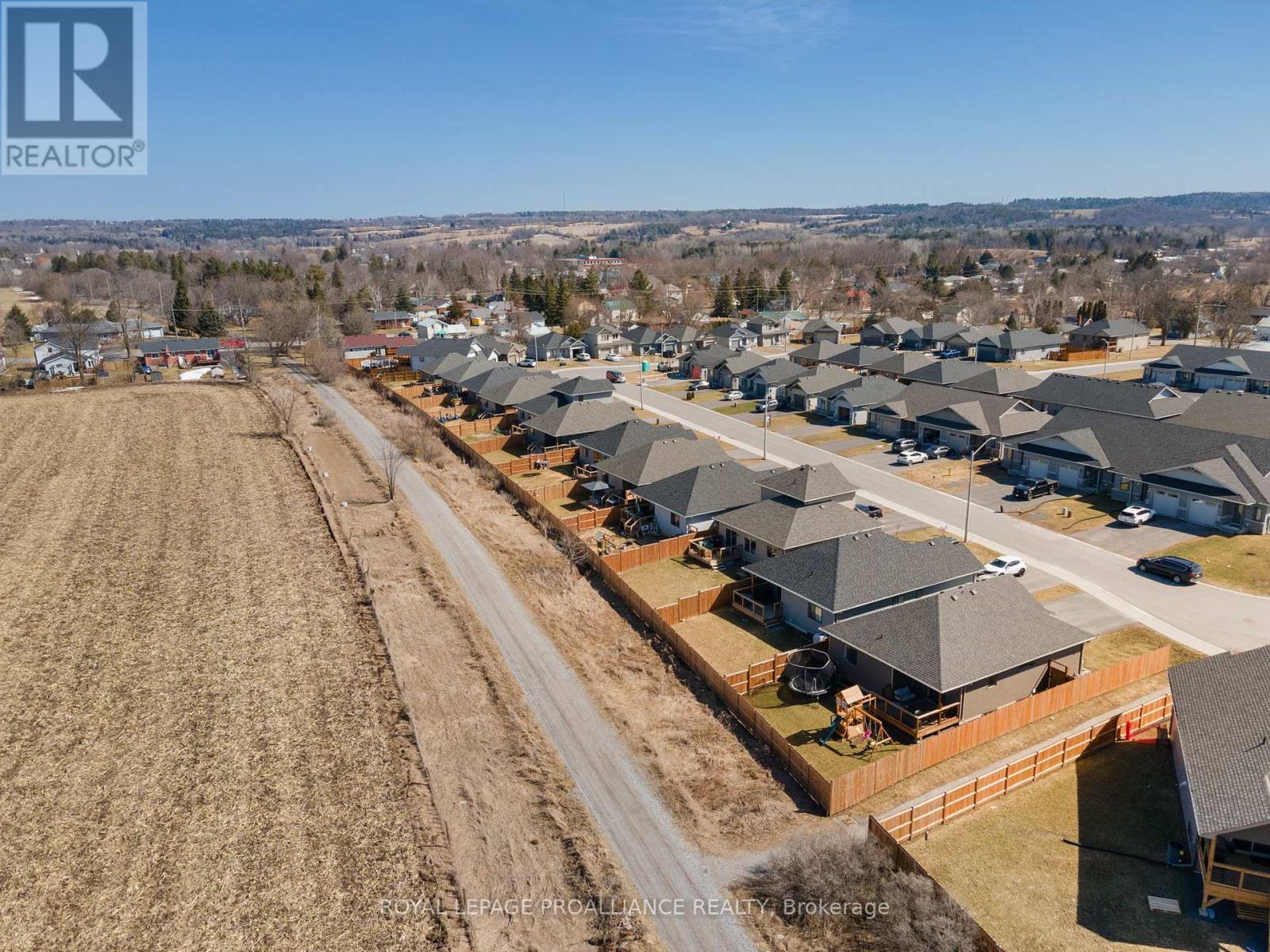 












50 BARLEY TRAIL

,
Stirling-Rawdon (Stirling Ward),




Ontario
K0K3E0

