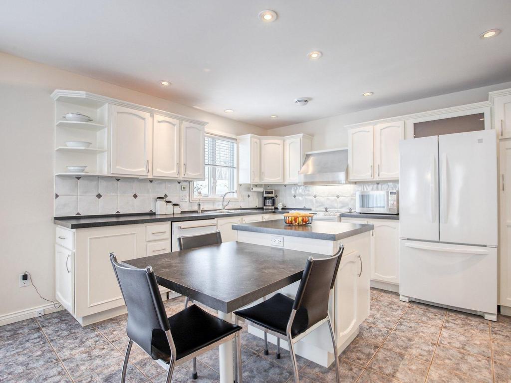 









161


Rue Frontenac O.

,
Saint-Bruno-de-Montarville,




QC
J3V5J4

