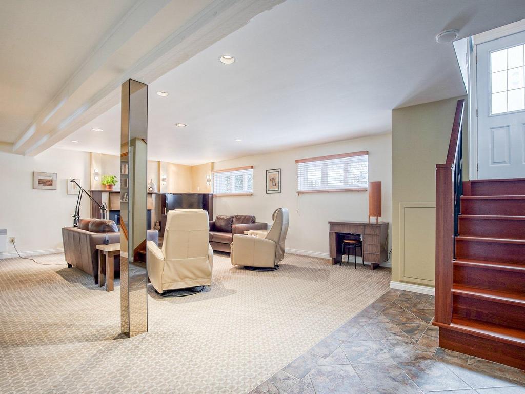 









161


Rue Frontenac O.

,
Saint-Bruno-de-Montarville,




QC
J3V5J4

