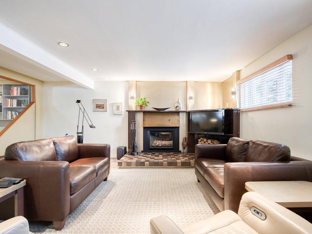 









161


Rue Frontenac O.

,
Saint-Bruno-de-Montarville,




QC
J3V5J4

