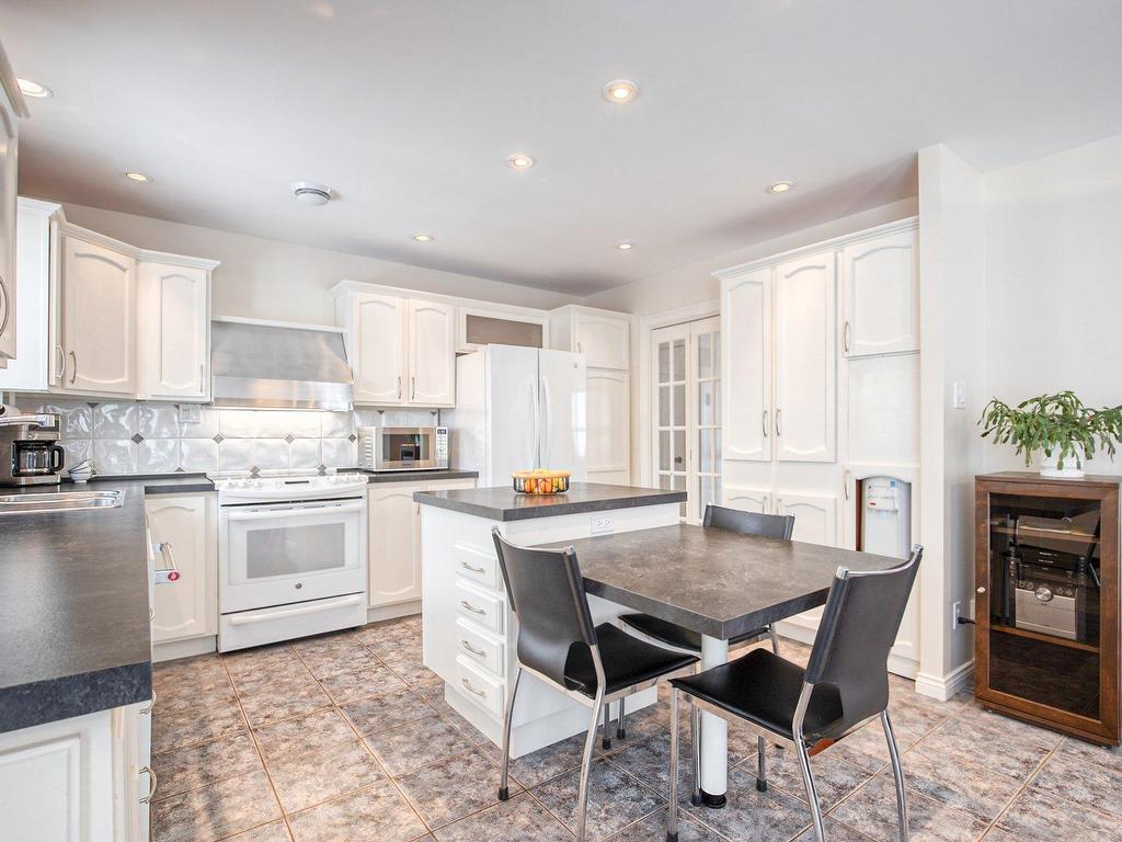 









161


Rue Frontenac O.

,
Saint-Bruno-de-Montarville,




QC
J3V5J4


