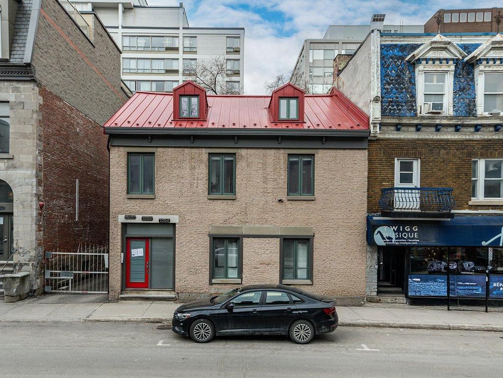 









1220

 - 1224


Rue St-Hubert

,
Montréal (Ville-Marie),




QC
H2L3Y7

