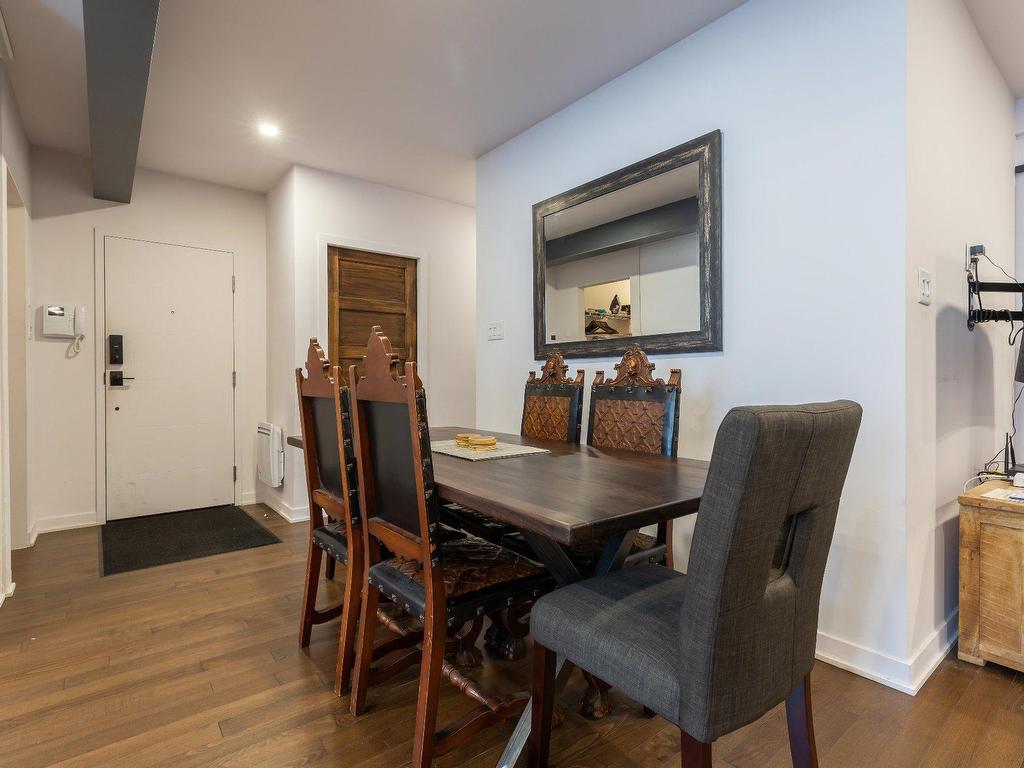 









1220

 - 1224


Rue St-Hubert

,
Montréal (Ville-Marie),




QC
H2L3Y7

