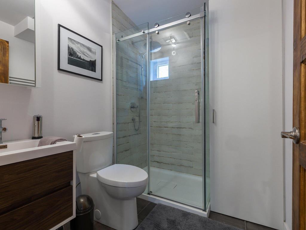 









1220

 - 1224


Rue St-Hubert

,
Montréal (Ville-Marie),




QC
H2L3Y7

