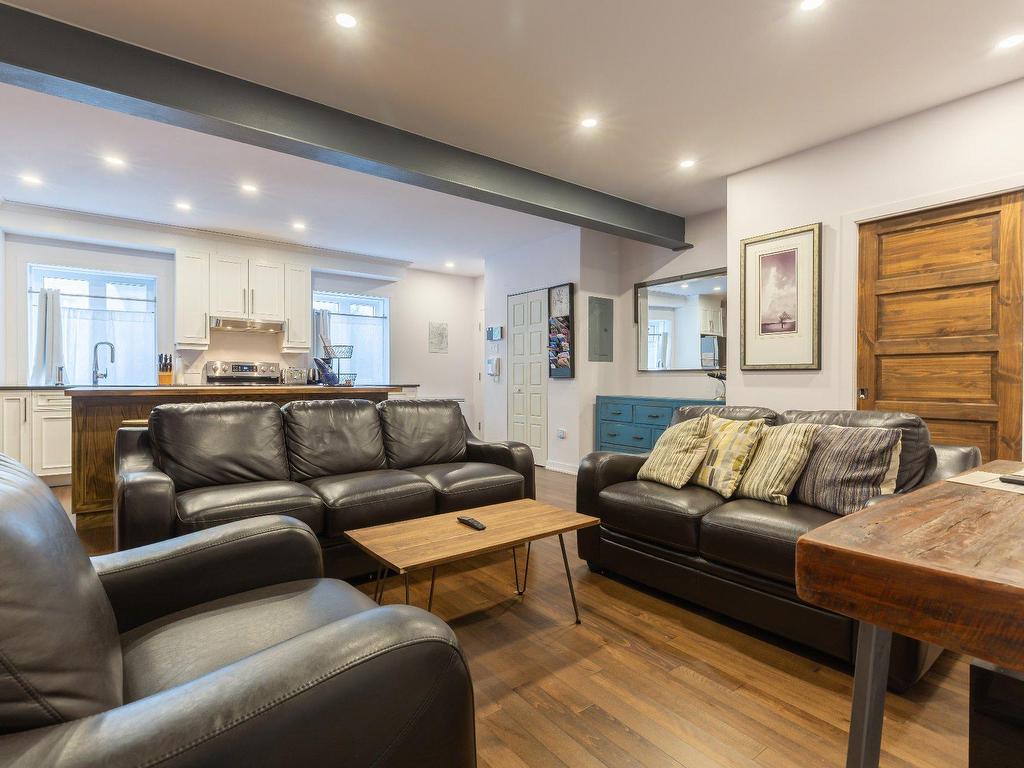 









1220

 - 1224


Rue St-Hubert

,
Montréal (Ville-Marie),




QC
H2L3Y7

