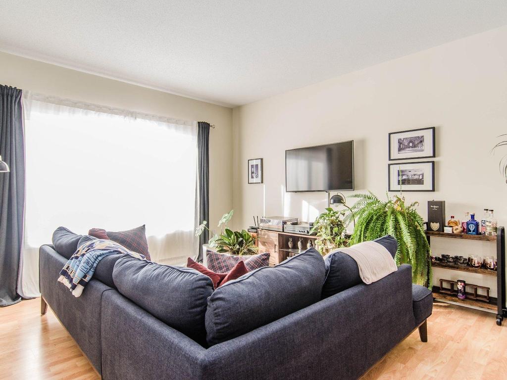 









282


Boul. du Plateau

, 2,
Gatineau (Hull),




QC
J9A3S5

