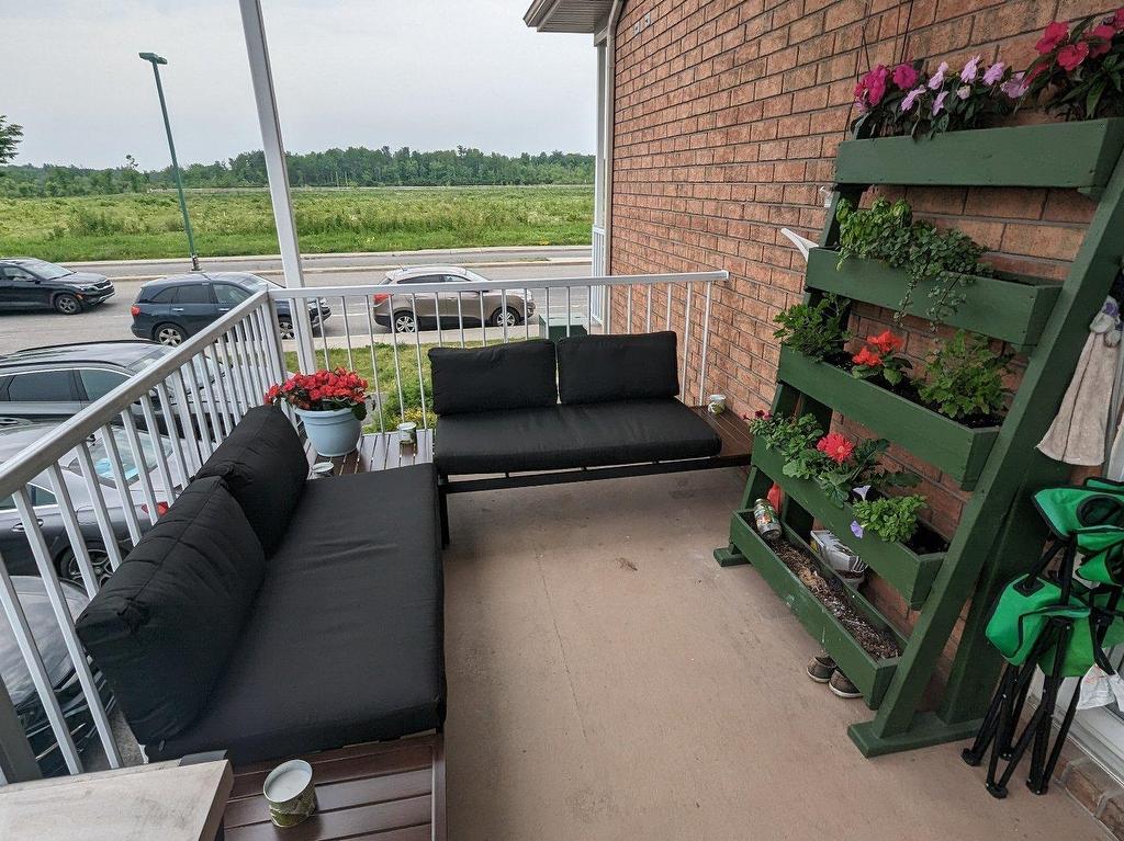 









282


Boul. du Plateau

, 2,
Gatineau (Hull),




QC
J9A3S5

