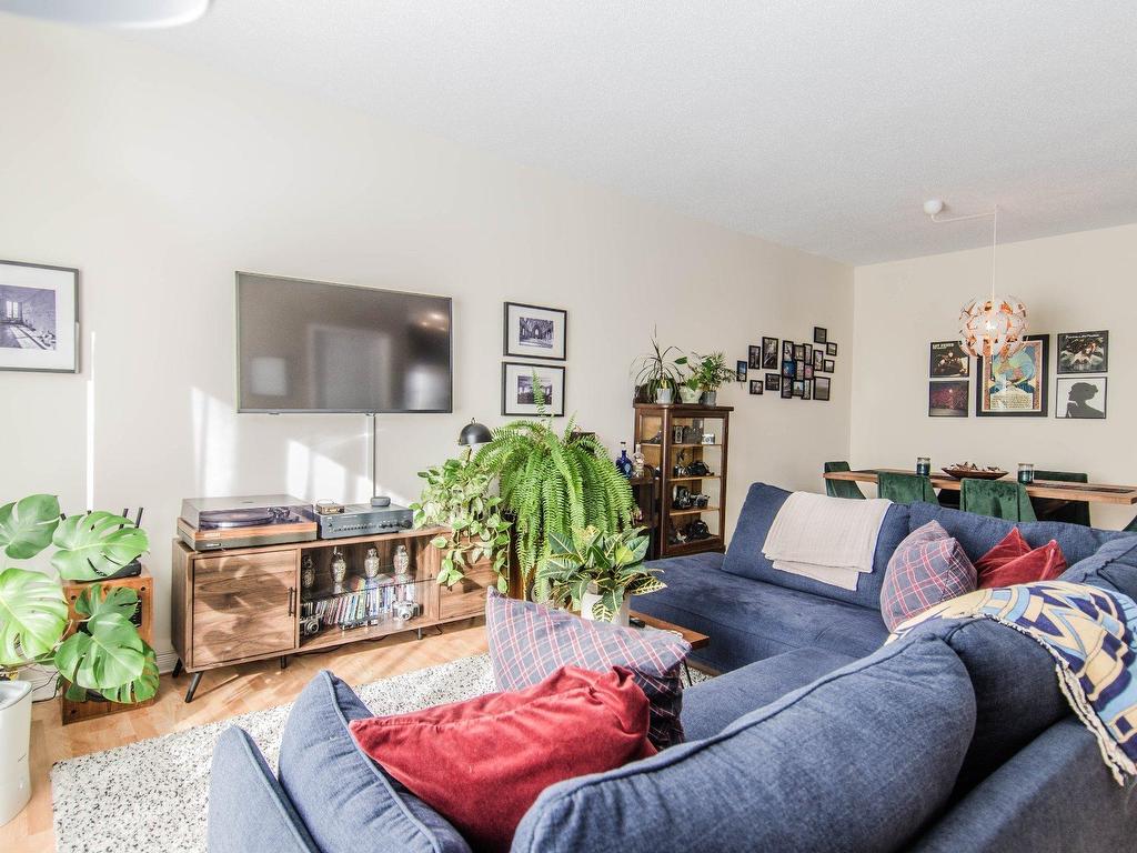 









282


Boul. du Plateau

, 2,
Gatineau (Hull),




QC
J9A3S5

