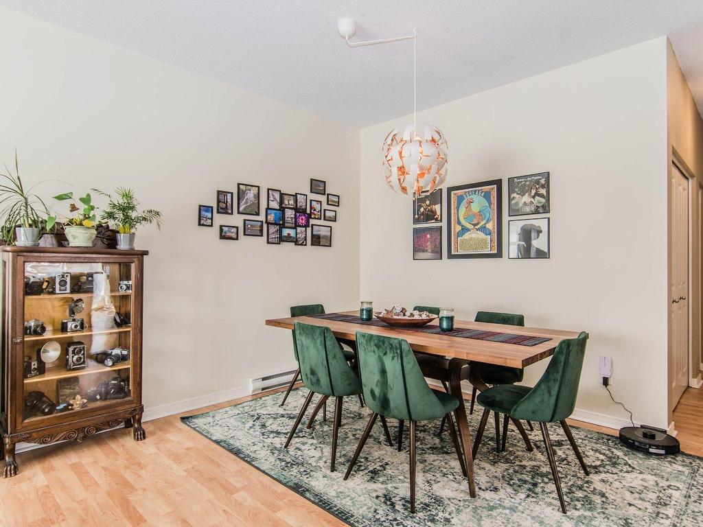 









282


Boul. du Plateau

, 2,
Gatineau (Hull),




QC
J9A3S5

