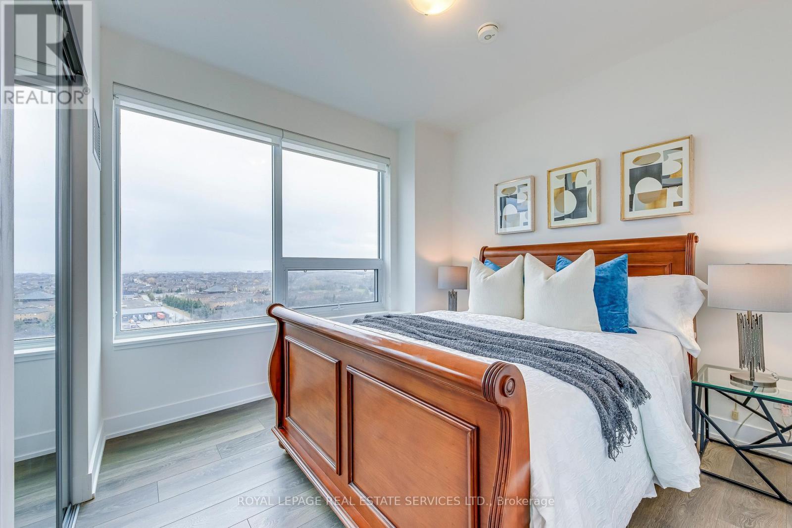 












1108 - 297 OAK WALK DRIVE

,
Oakville,




Ontario
L6H3R6

