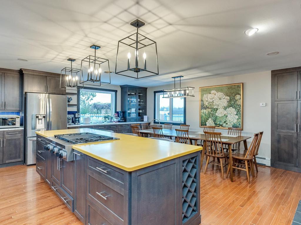 












6585 Highway 221

,
Lakeville,




NS
B4N 3V7

