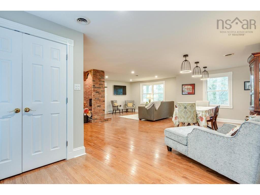 












6585 Highway 221

,
Lakeville,




NS
B4N 3V7

