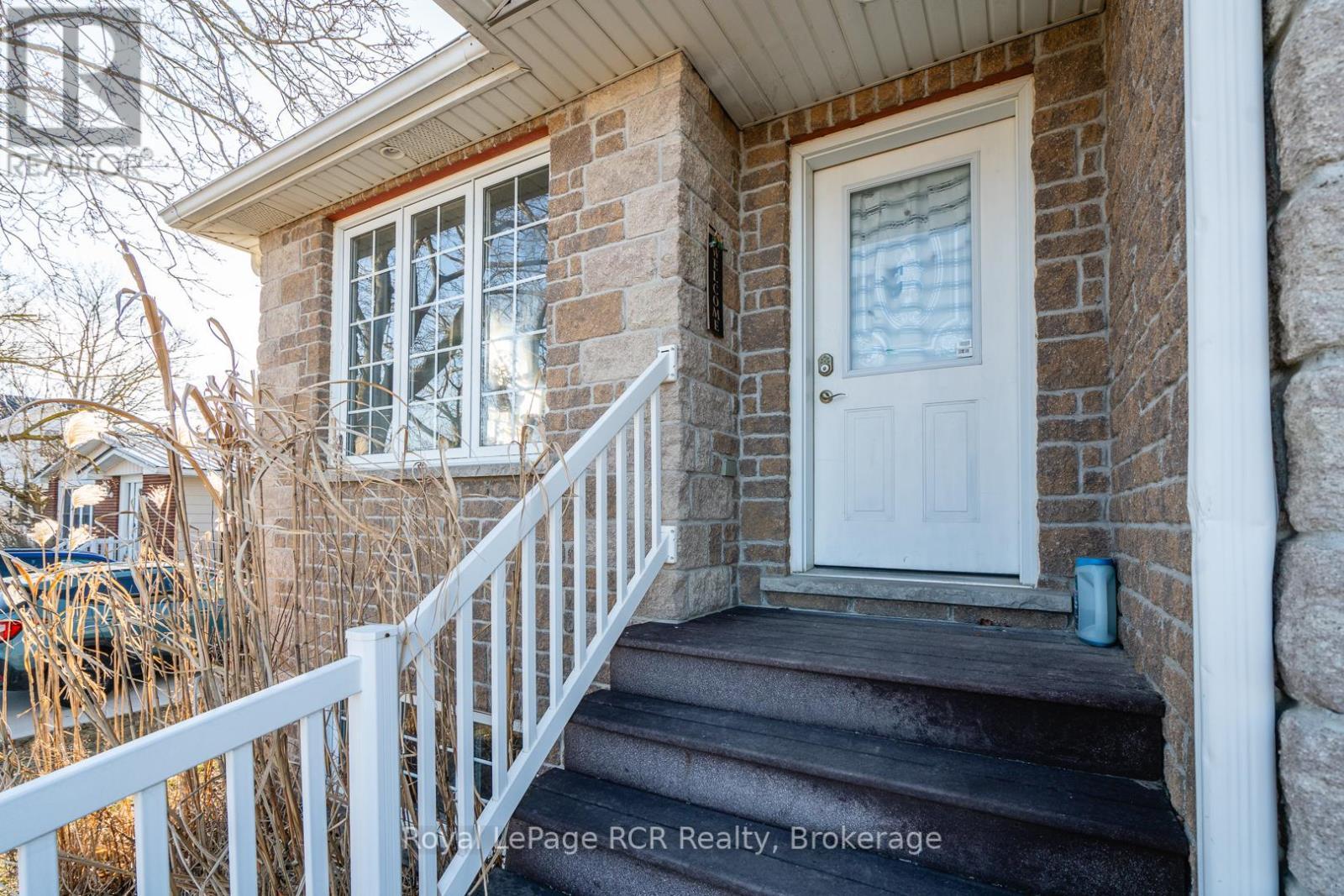 












625 WALLACE AVENUE S

,
North Perth (Listowel),




Ontario
N4W1Y7

