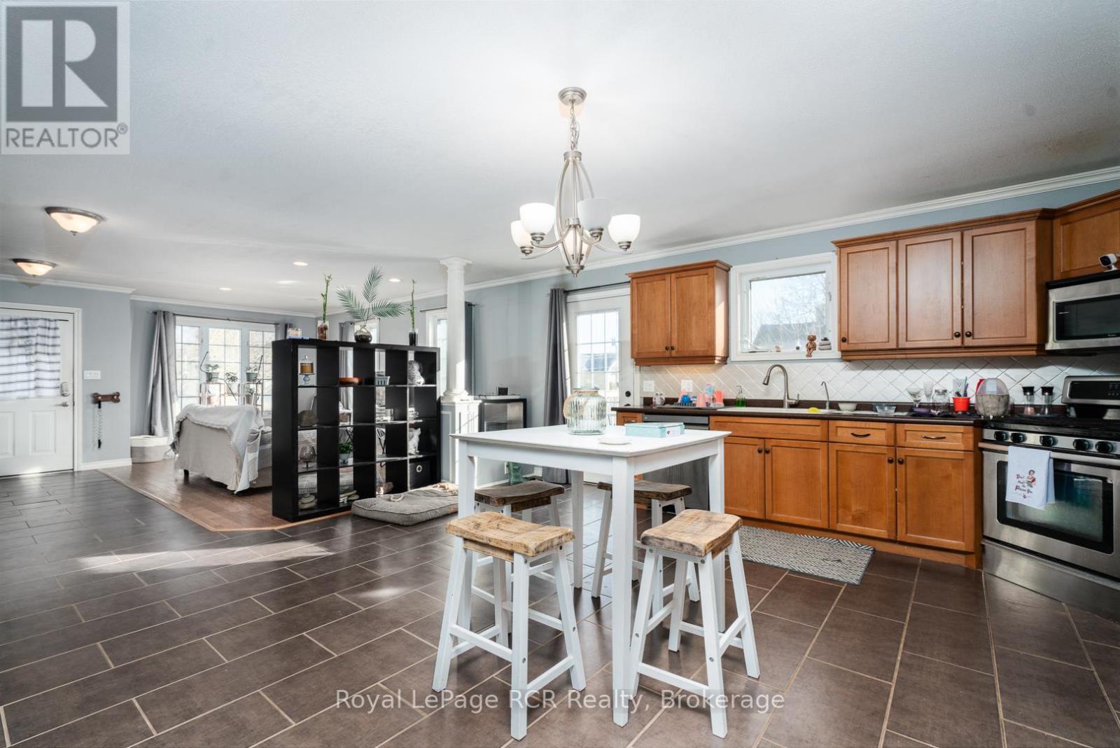 












625 WALLACE AVENUE S

,
North Perth (Listowel),




Ontario
N4W1Y7

