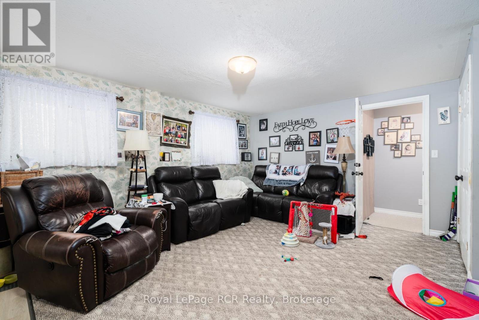 












625 WALLACE AVENUE S

,
North Perth (Listowel),




Ontario
N4W1Y7


