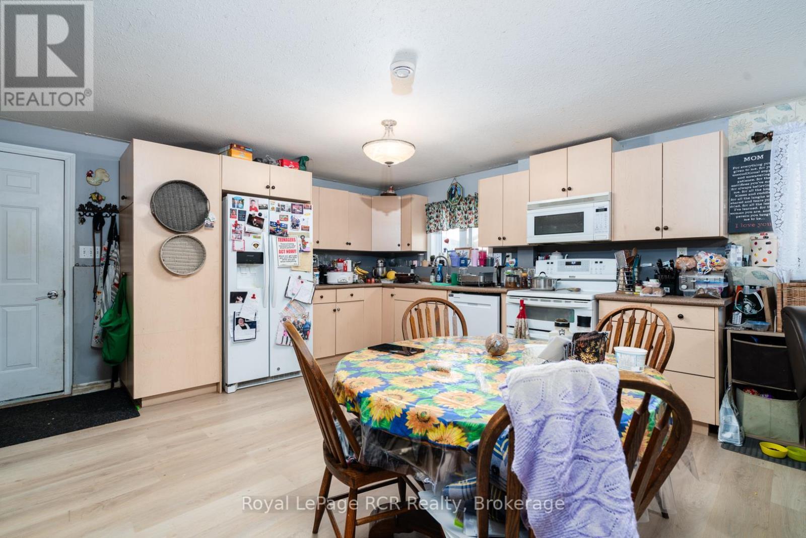 












625 WALLACE AVENUE S

,
North Perth (Listowel),




Ontario
N4W1Y7

