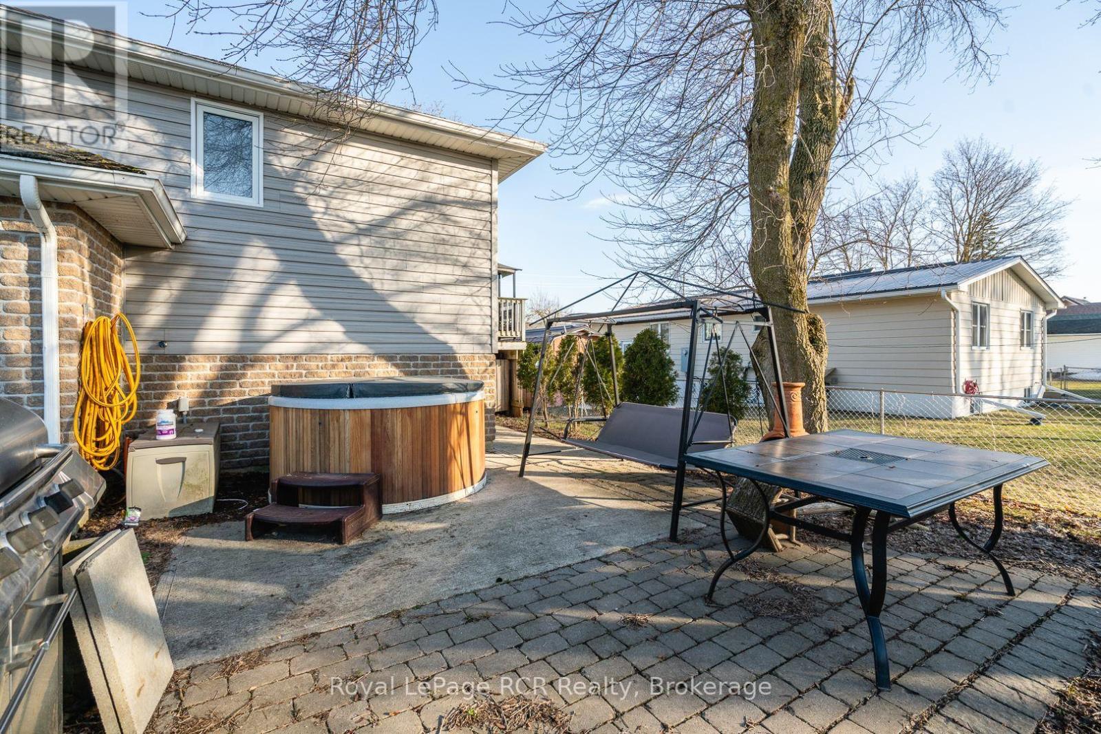












625 WALLACE AVENUE S

,
North Perth (Listowel),




Ontario
N4W1Y7

