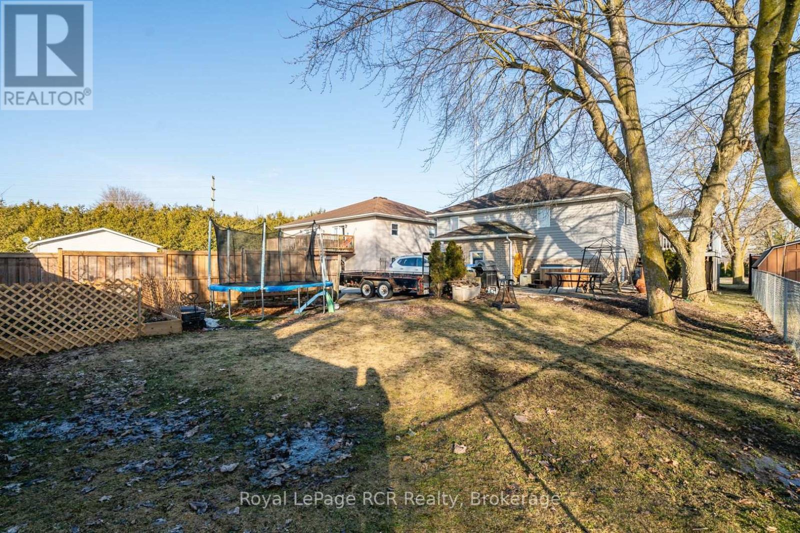 












625 WALLACE AVENUE S

,
North Perth (Listowel),




Ontario
N4W1Y7


