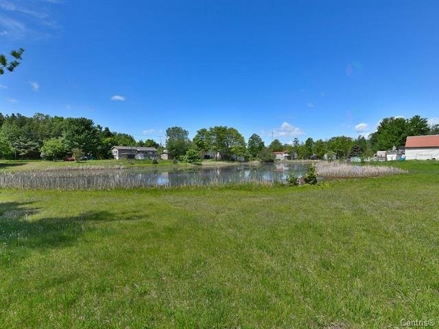 












Rue Pierre

,
Saint-Lin/Laurentides,







QC
J5M1V9

