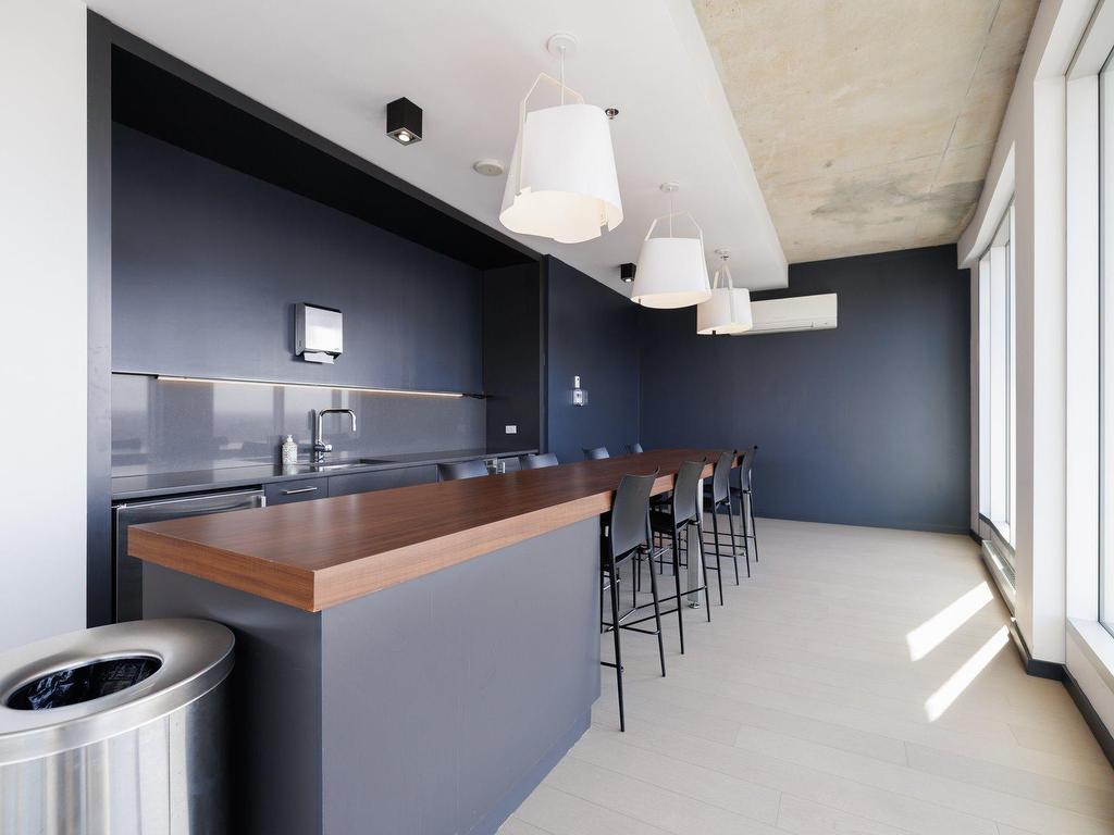 









1414


Rue Chomedey

, 2045,
Montréal (Ville-Marie),




QC
H3H0A2

