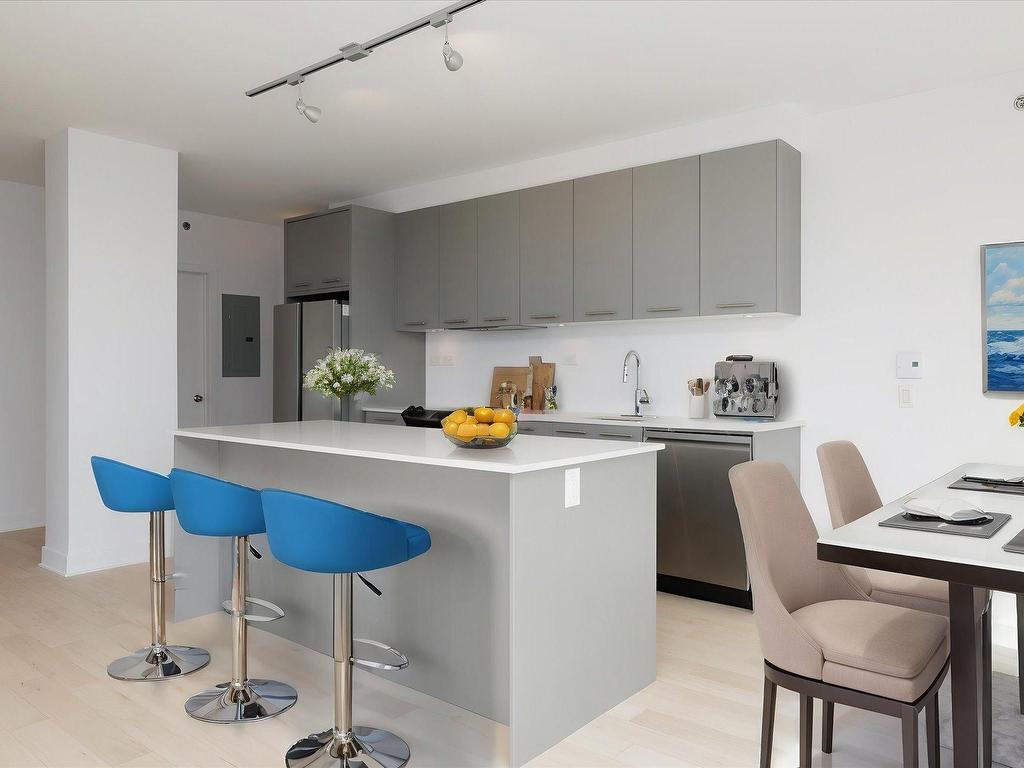 









1414


Rue Chomedey

, 2045,
Montréal (Ville-Marie),




QC
H3H0A2

