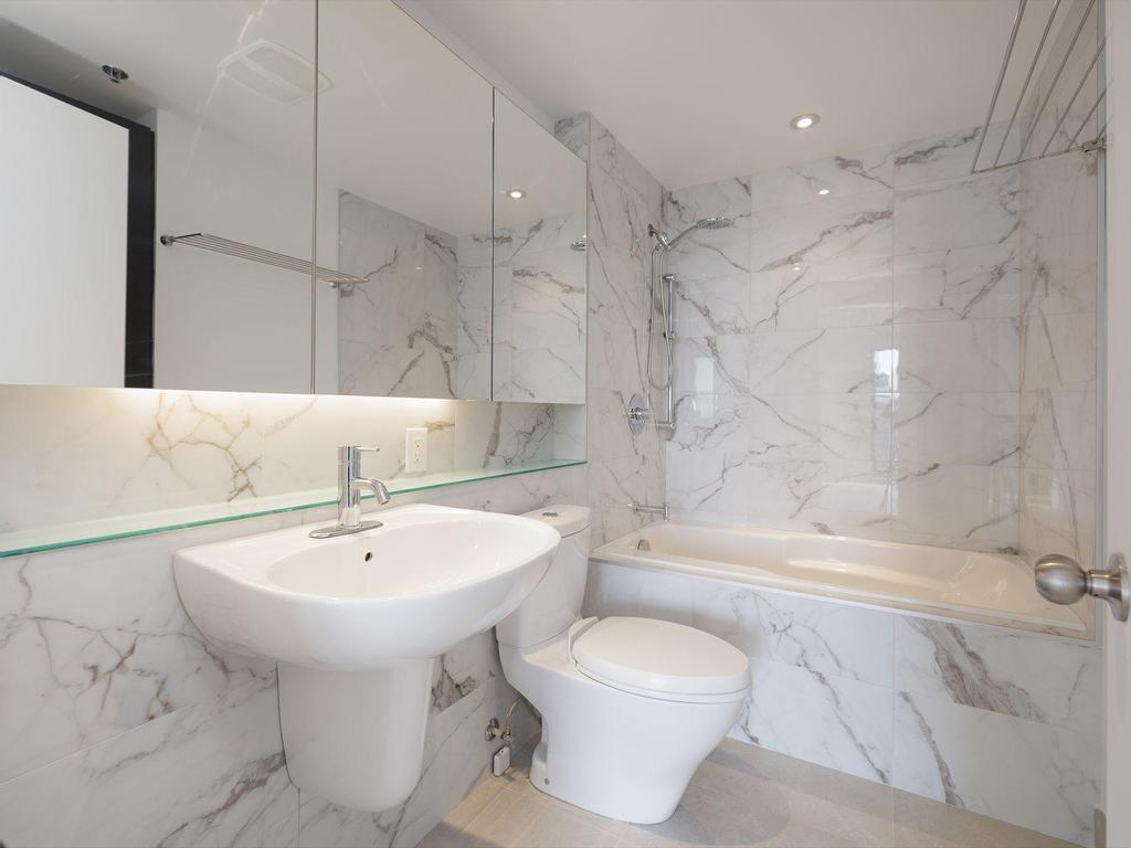 









1414


Rue Chomedey

, 2045,
Montréal (Ville-Marie),




QC
H3H0A2

