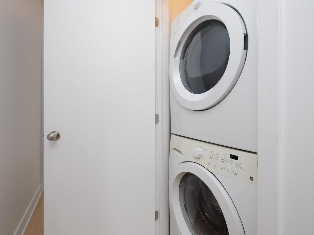 









1414


Rue Chomedey

, 2045,
Montréal (Ville-Marie),




QC
H3H0A2

