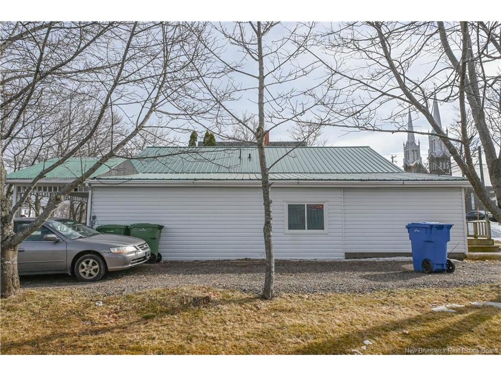 









3555


rue Principale

ST,
Tracadie,




NB
E1X 1C9

