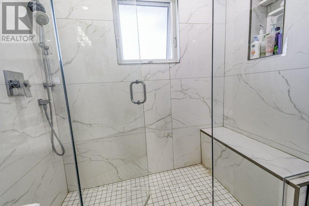 












986 WESTOVER ROAD

,
Hamilton,




Ontario
N0B1L0

