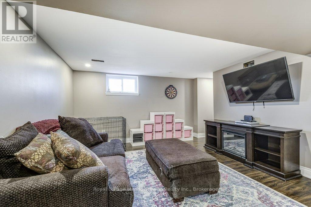 












986 WESTOVER ROAD

,
Hamilton,




Ontario
N0B1L0

