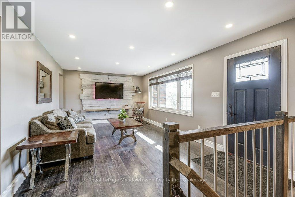 












986 WESTOVER ROAD

,
Hamilton,




Ontario
N0B1L0

