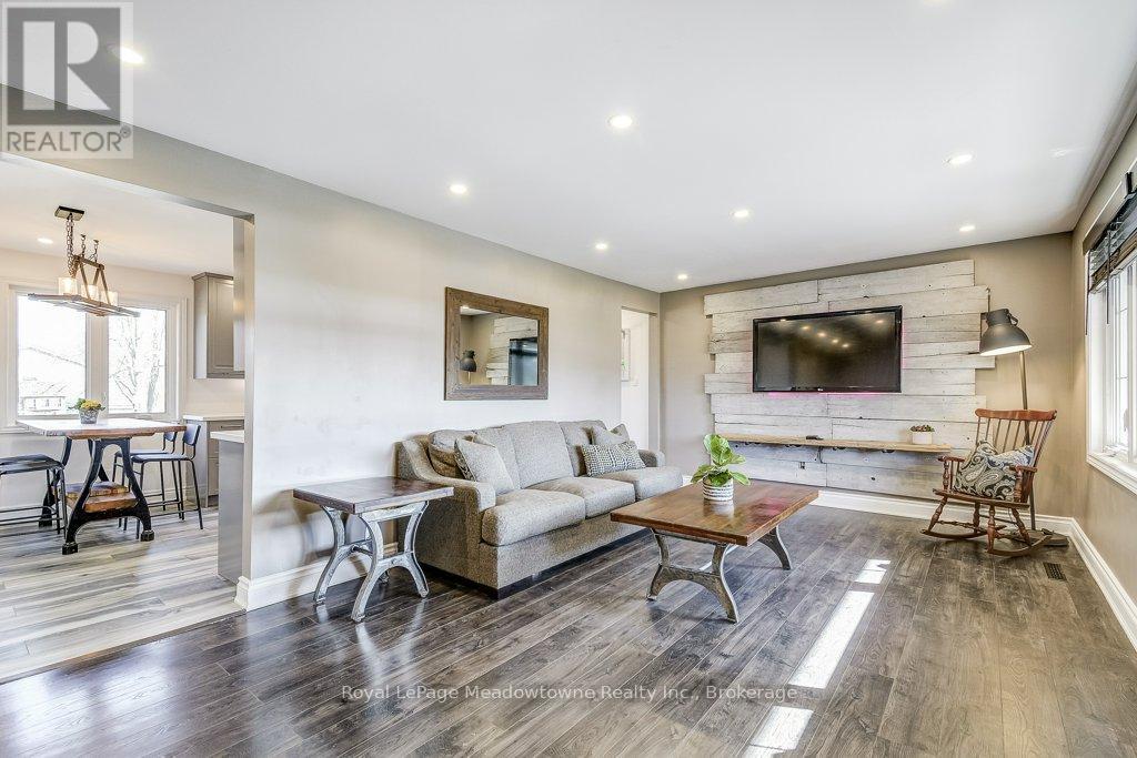 












986 WESTOVER ROAD

,
Hamilton,




Ontario
N0B1L0

