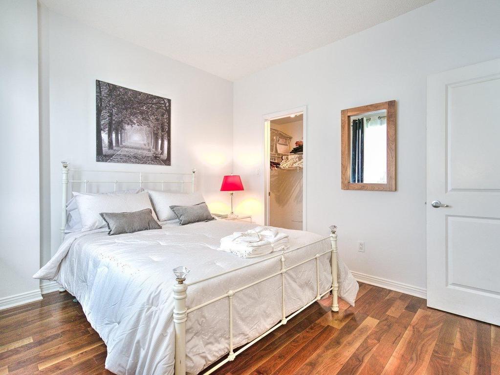 









1200


Rue St-Jacques

, 2108,
Montréal (Ville-Marie),




QC
H3C0E9

