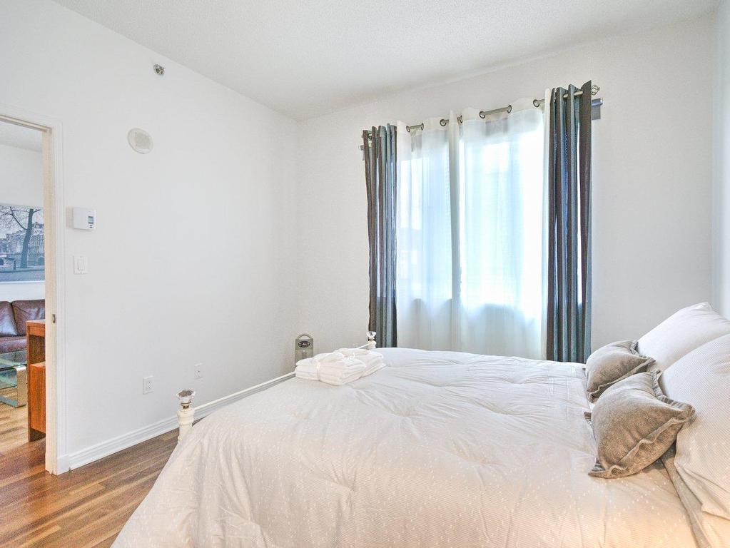 









1200


Rue St-Jacques

, 2108,
Montréal (Ville-Marie),




QC
H3C0E9

