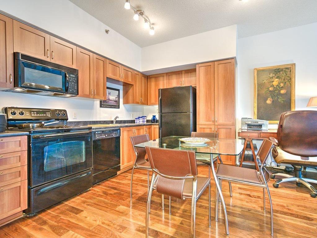 









1200


Rue St-Jacques

, 2108,
Montréal (Ville-Marie),




QC
H3C0E9

