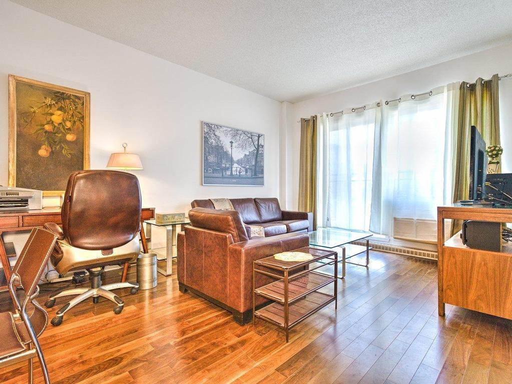 









1200


Rue St-Jacques

, 2108,
Montréal (Ville-Marie),




QC
H3C0E9

