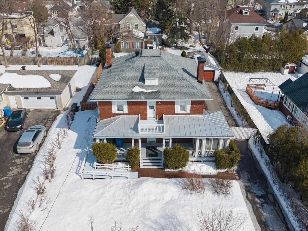 









9


Av. Lakeside

,
Pointe-Claire,




QC
H9S5G1

