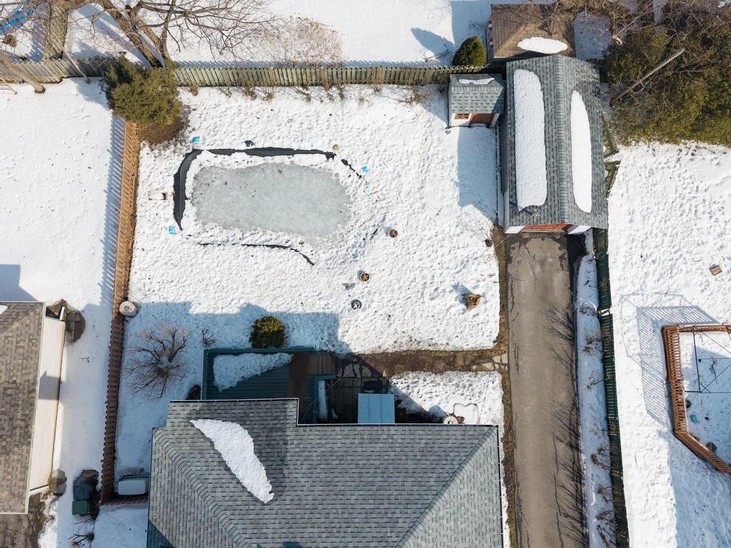 









9


Av. Lakeside

,
Pointe-Claire,




QC
H9S5G1

