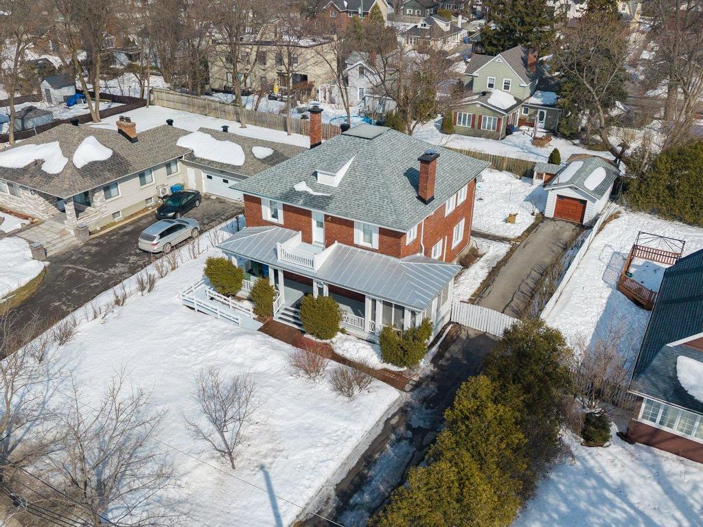 









9


Av. Lakeside

,
Pointe-Claire,




QC
H9S5G1

