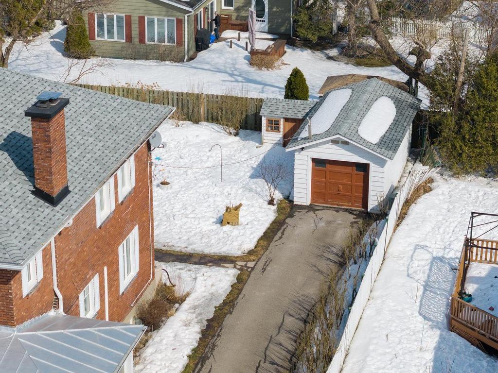 









9


Av. Lakeside

,
Pointe-Claire,




QC
H9S5G1

